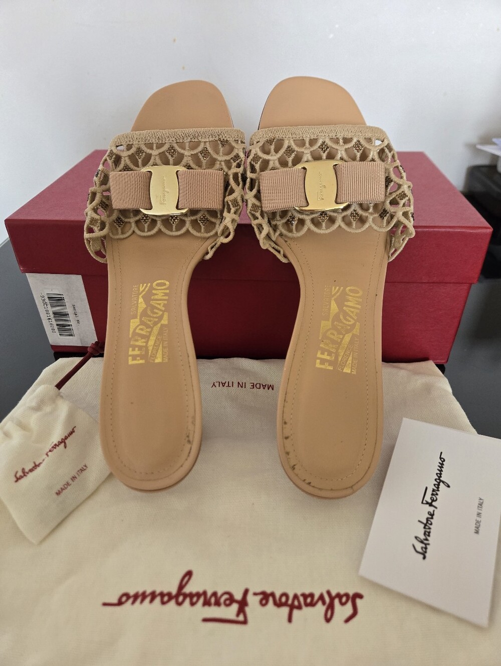 Salvatore Ferragamo Amaretti Vara Bow Mule Sandals - Picture 9 of 10